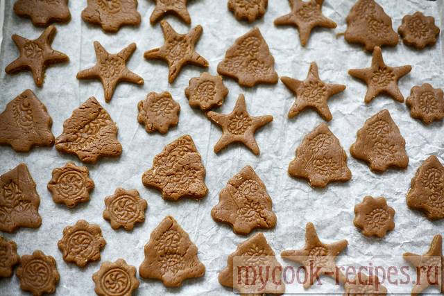 Cookies before pastries on a leaf Cookies before pastries on a leaf