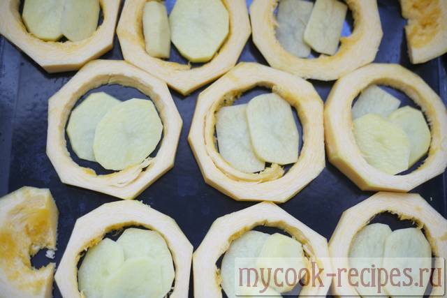 Vegetable marrow rings with potatoes slices Vegetable marrow rings with potatoes slices