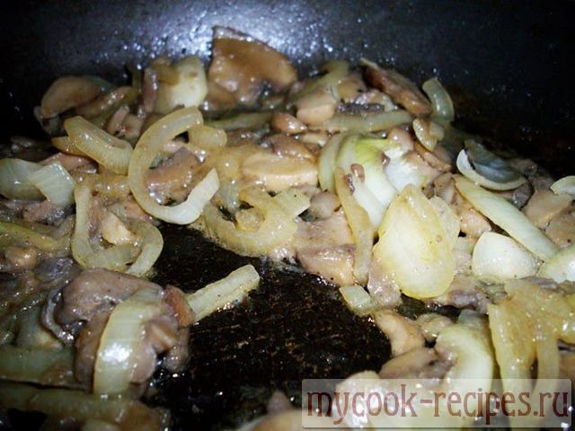 Separately fry mushrooms with onions Separately fry mushrooms with onions